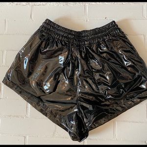 Shiny leather oversized shorts